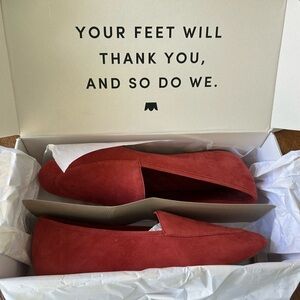 Birdies Vesper in size 9.5.  Coral color.